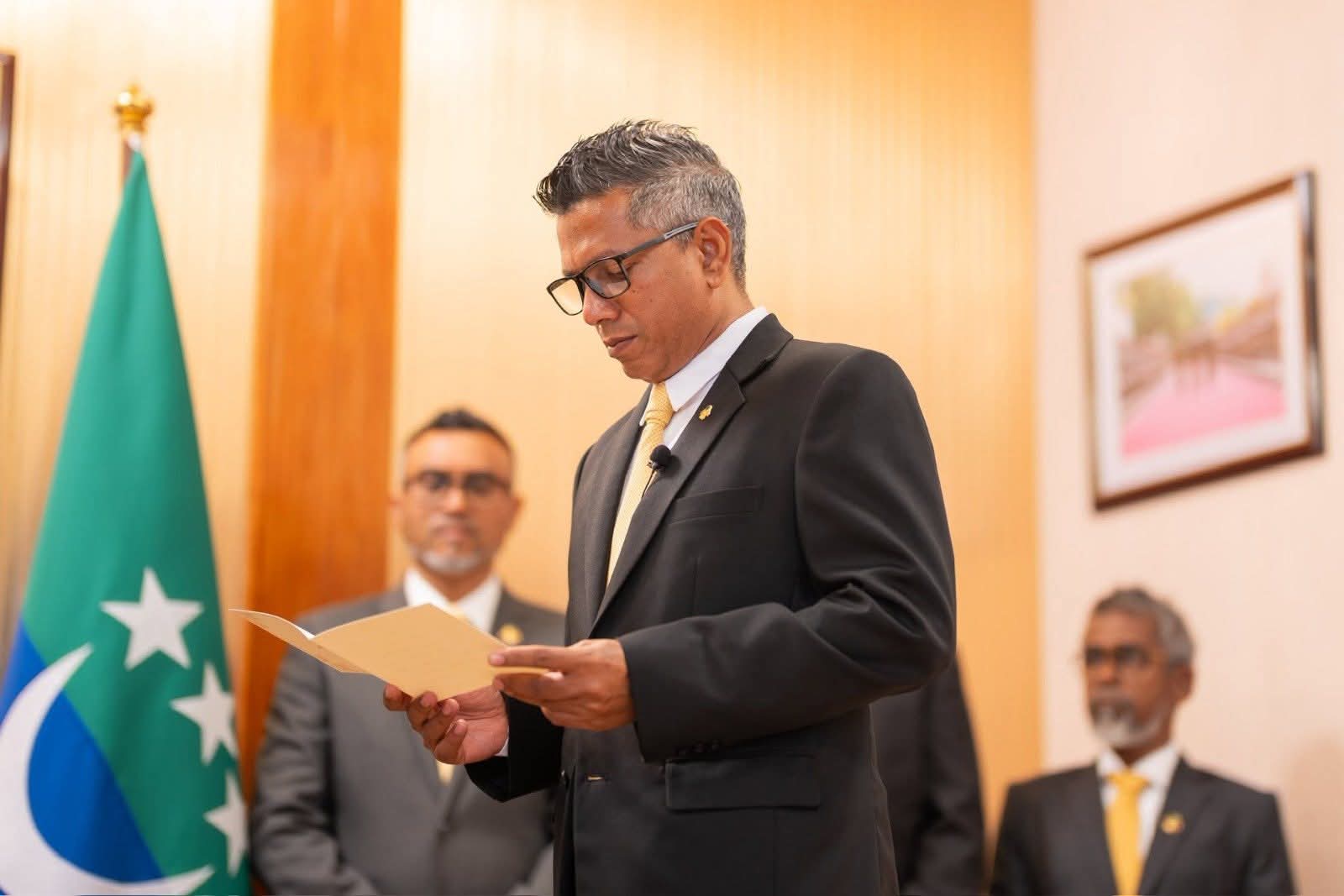 ހިތަދޫ އުތުރު ދާއިރާގެ މެންބަރުކަމުގެ ހުވާ އަބްދުﷲ ސޯދިގު ކުރައްވައިފި