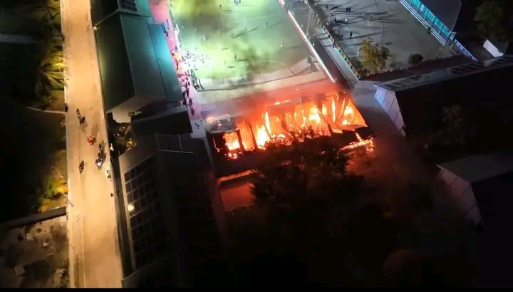 ވިލިނގިލީ ސްކޫލުގައި ރޯވި އަލިފާން އާންމުންގެ އެހީތެރިކަމާއެކު ކޮންޓްރޯލްކޮށްފި