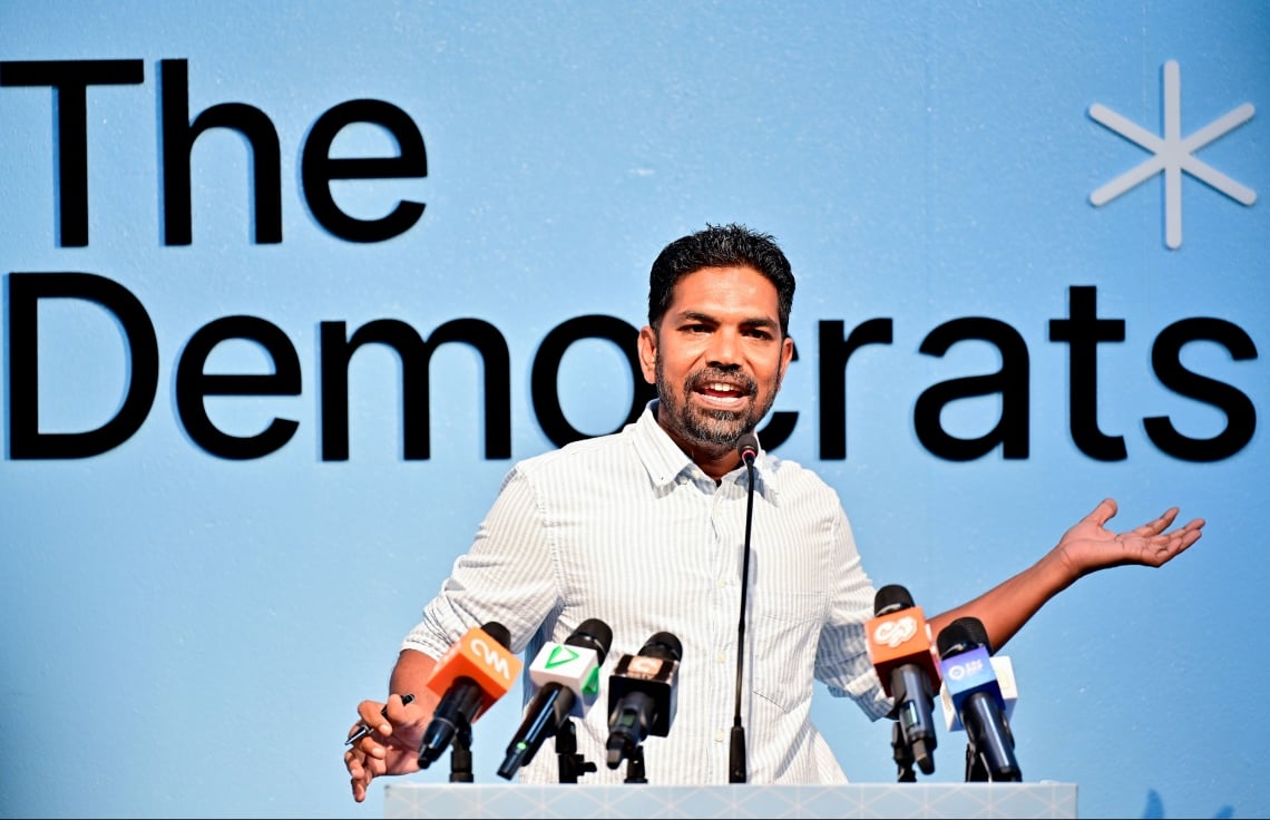 އިންތިހާބުގައި ޑިމޮކްރެޓުން "ސަޕްރައިޒިން" އަދަދެއްގެ ގޮނޑި ނަގާނެ: ޝިފާޒް