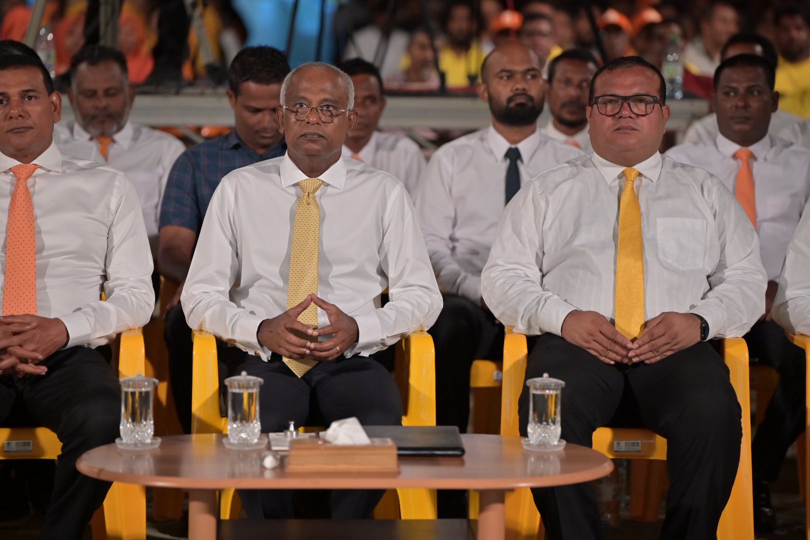 އަސްލަމް ރައީސަށް: އަޅުގަނޑަށް އިތުބާރުކުރޭ، މަނިކުފާނަށް އިހުލާސްތެރިވާނަން