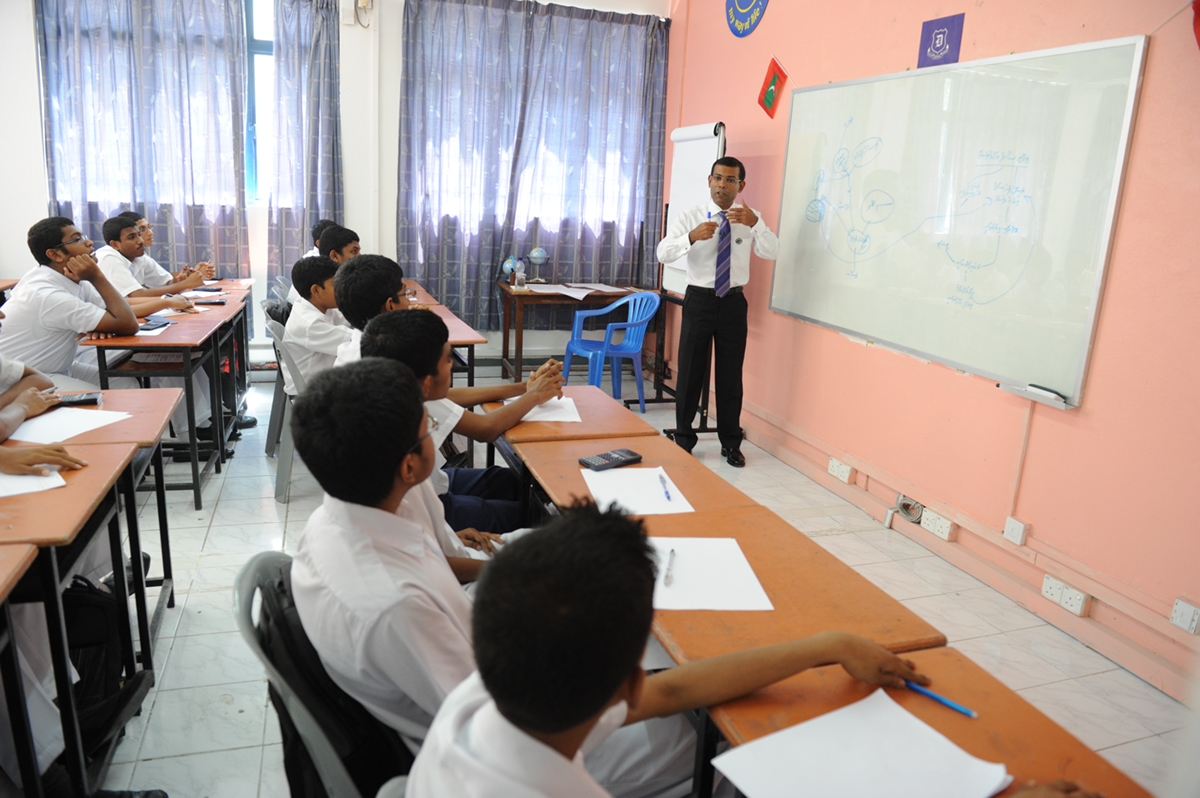 އަންނަންއޮތް ޖީލު ހައްދުފަހަނަ އެޅުމުން ސަލާމަތްކުރެވޭނީ މުދައްރިސުންނަށް: ރައީސް ނަޝީދު