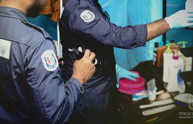 މަސްތުވާތަކެތި އެތެރެކުރުމުގައި އިސްކޮށް އުޅޭ ކަމަށް ތުހުމަތުކުރެވޭ މީހަކު ޝަރީއަތް ނިމެންދެން ބަންދުކޮށްފި