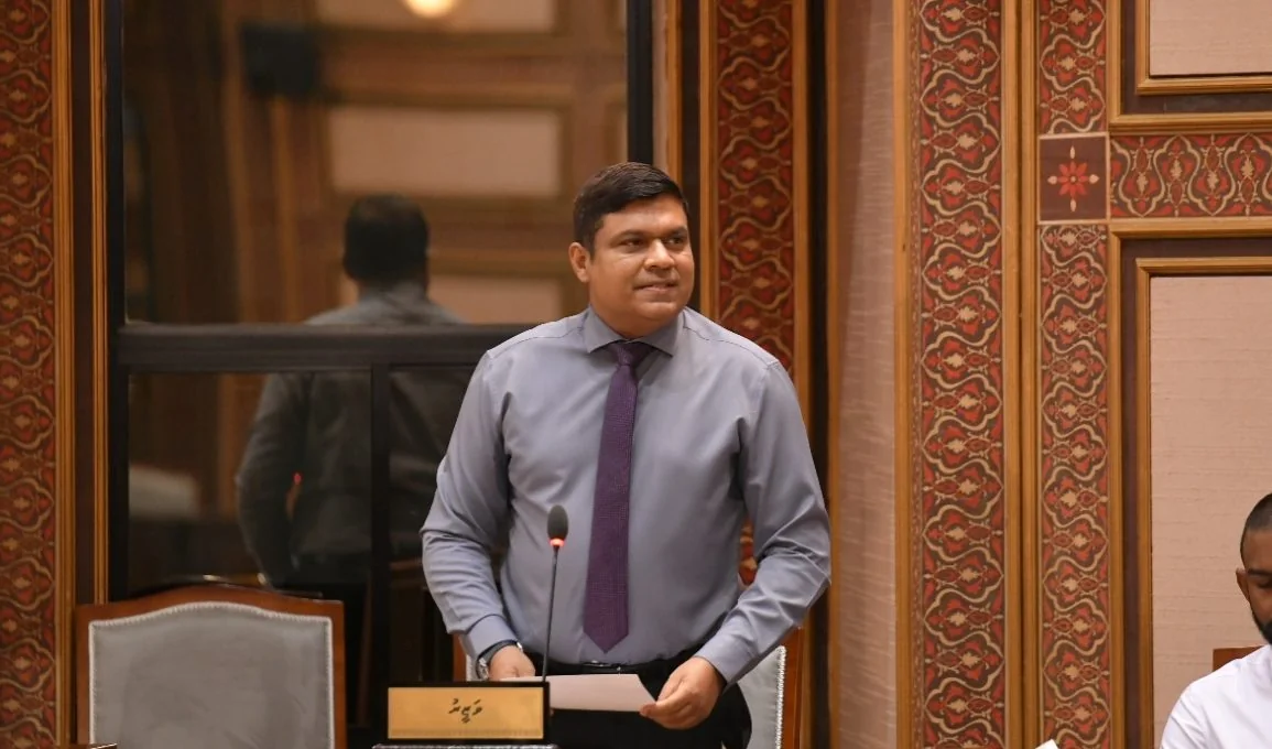 އެތެރޭގެ އުދުހުންތަކުގެ އަގު ހެޔޮކުރުމަށް އޮތް އެންމެ ބޮޑު ގޮންޖެހުމަކީ ޕެސެންޖަރުން މަދުވުން: މިނިސްޓަރު އަމީން
