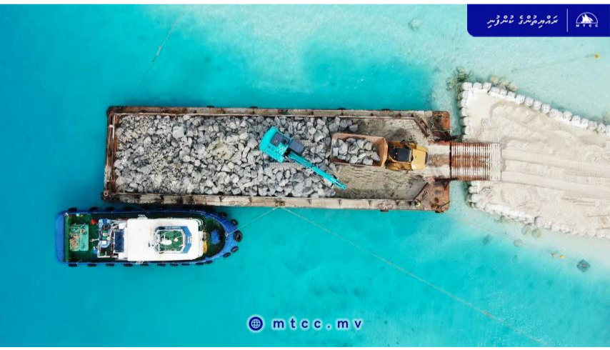 ފުލިދޫ ގޮނޑުދޮށް ހިމާޔަތް ކުރުމުގެ މަސައްކަތަށް ބޭނުންވާ ބޮޑުހިލަ ގެންގޮސްފި