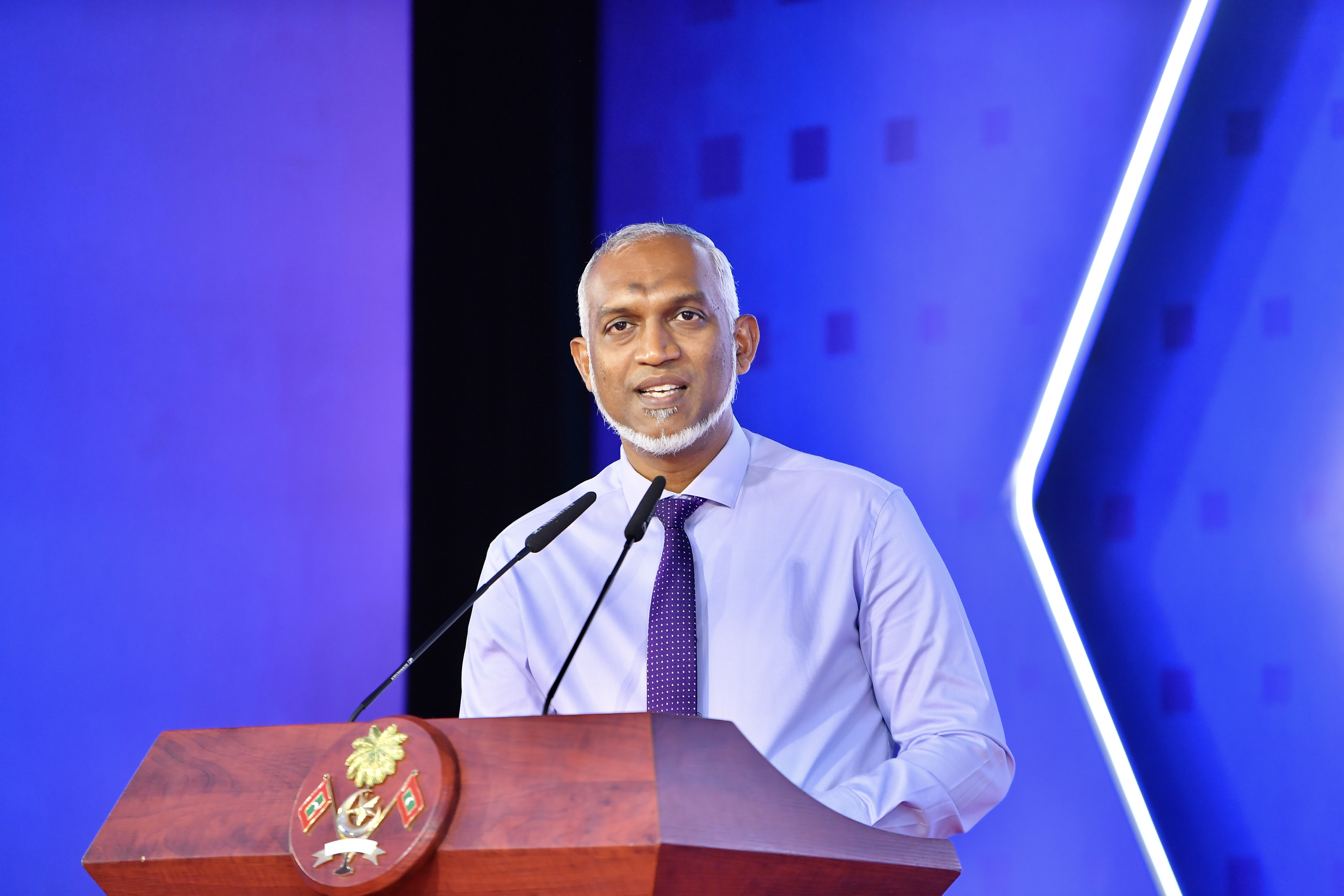 ދިވެހިން ދެން ބޭސް ފަރުވާއަށް ދާނީ ޔޫއޭއީ އާއި ތައިލެންޑަށް: ރައީސް