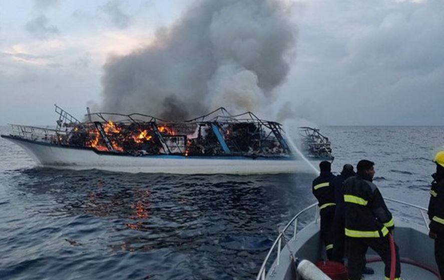 ފަތުރުވެރިން ގޮވައިގެން ދަތުރުކުރި ލޯންޗެއްގައި އަލިފާނުގެ ހާދިސާއެއް؛ 2 ފަތުރުވެރިން ފިހުނު