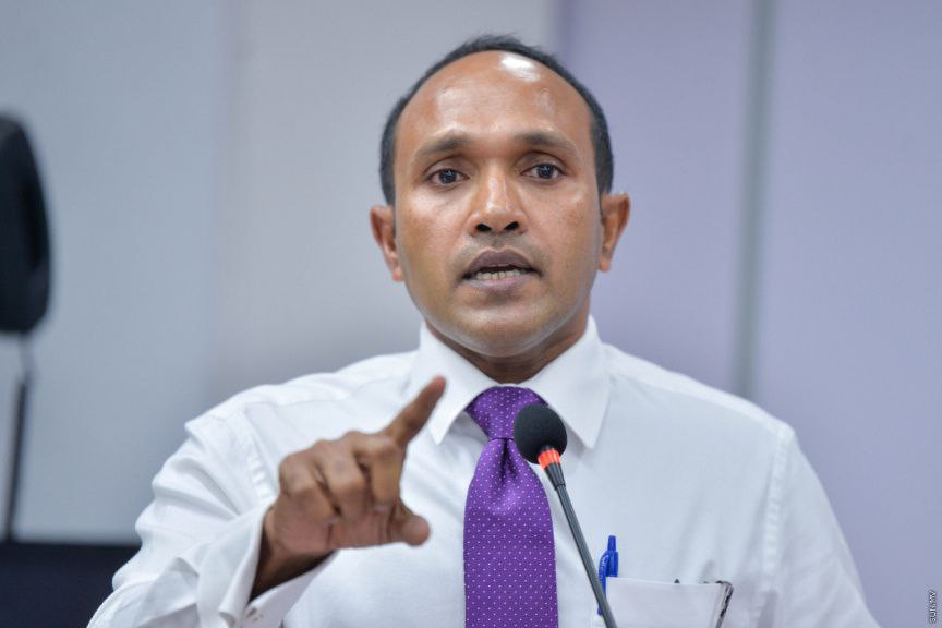 އެއަރޕޯޓްގެ މުވައްޒަފުންނަށް ހަމަލާދިން މީހާ ކުރީ ސީރިއަސް ކުށެއް؛ ދައުވާ އުފުލަން ޖެހޭނެ: ޖަމީލު