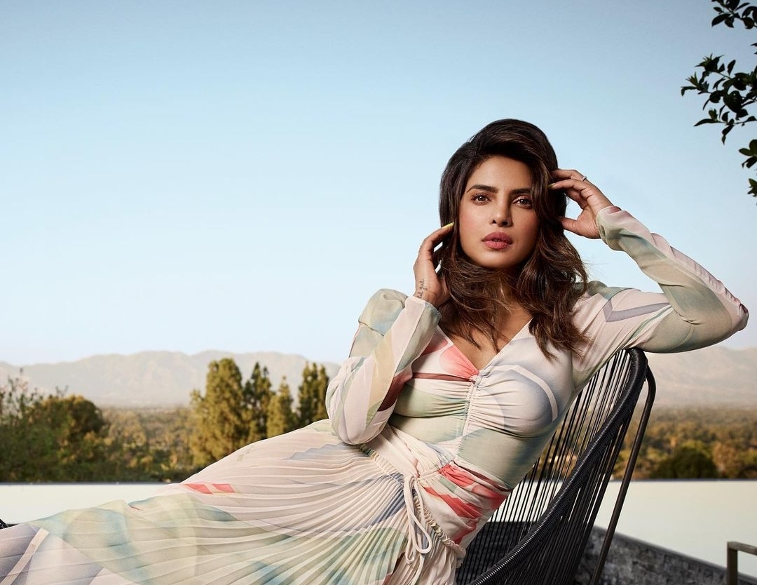 ޕްރިޔަންކާ އިންސްޓަގްރާމްގައި ކުރާ ކޮންމެ ޕްރޮމޯޝަނަލް ޕޯސްޓަކުން 30 މިލިއަން