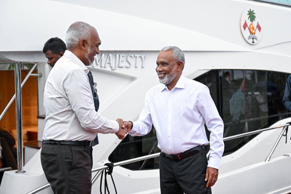 ރައީސް މުއިއްޒު އާއި ވެރިކަން ހަވާލުކުރީ ވައްކަމާ ދެކޮޅަށް ހެޔޮ ވެރިކަމެއް ގާއިމްކުރަން: މަޖިލީހުގެ ރައީސް