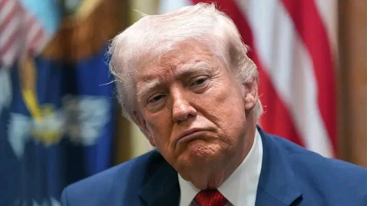 ޓްރަމްޕްއާއި ދެކޮޅަށް އެމެރިކާގެ ކޯޓަކުން އަމުރެއް ނެރެފި