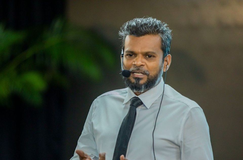 އީސީގެ ރައީސްކަމަށް ސިޔާސީ ބޭފުޅަކު: ޑިމޮކްރެސީގެ ތާހިރުކަމާމެދު އުފެދޭ ސުވާލުތައް