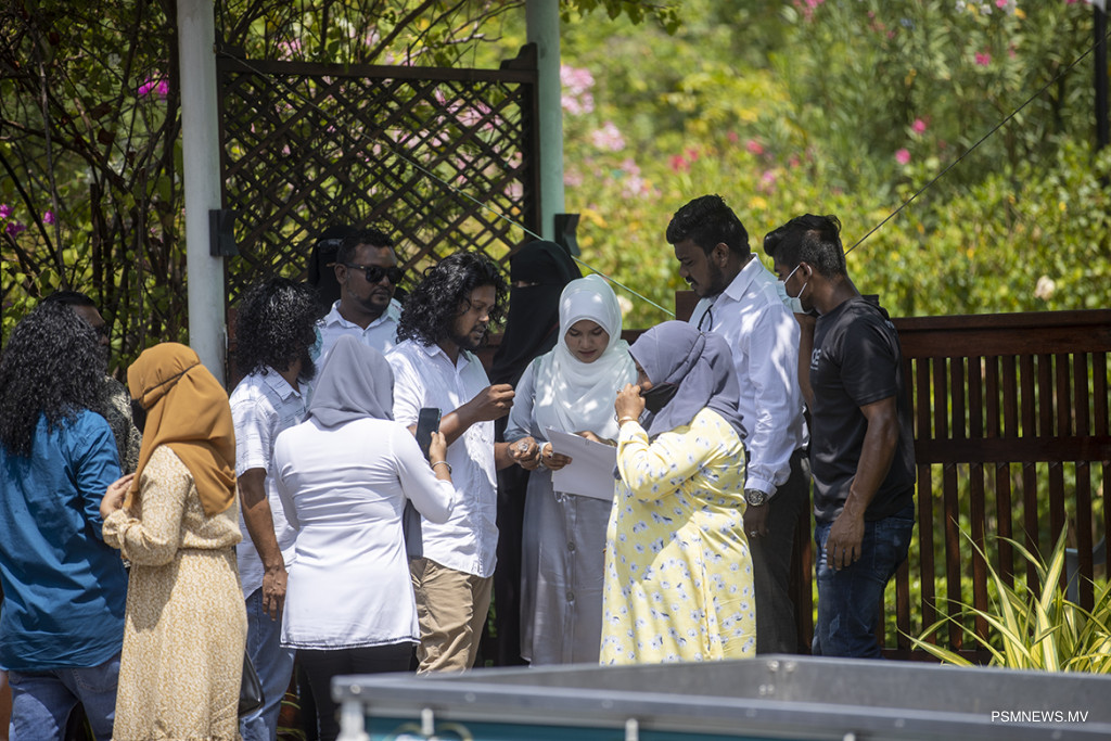 "ފެމިލީ ކޯޓު ފުރިބާރުވެއްޖެ: ރީތި ތާރީޚުގައި 50 ޖޯޑެއްގެ އާ ފެށުން