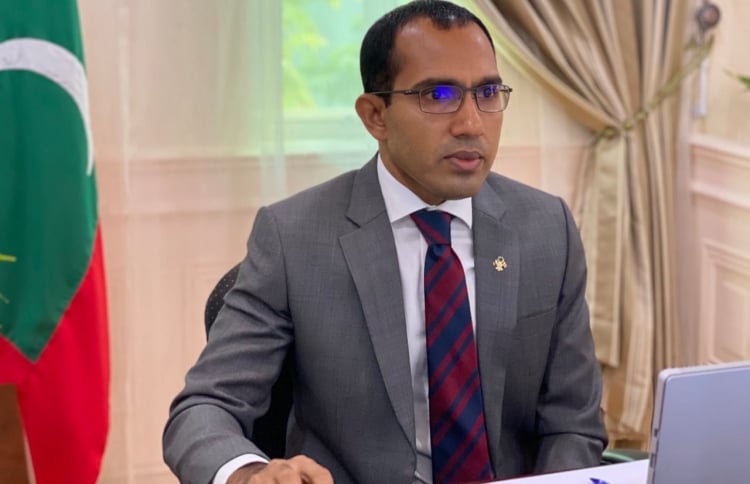 ޤާނޫނުއަސާސީގެ ދިފާއުގައި މުއިއްޒާ ދެކޮޅަށް ބަސްބުނަންޖެހޭ ވަގުތު ޖެހިއްޖެ: މަލީޙް