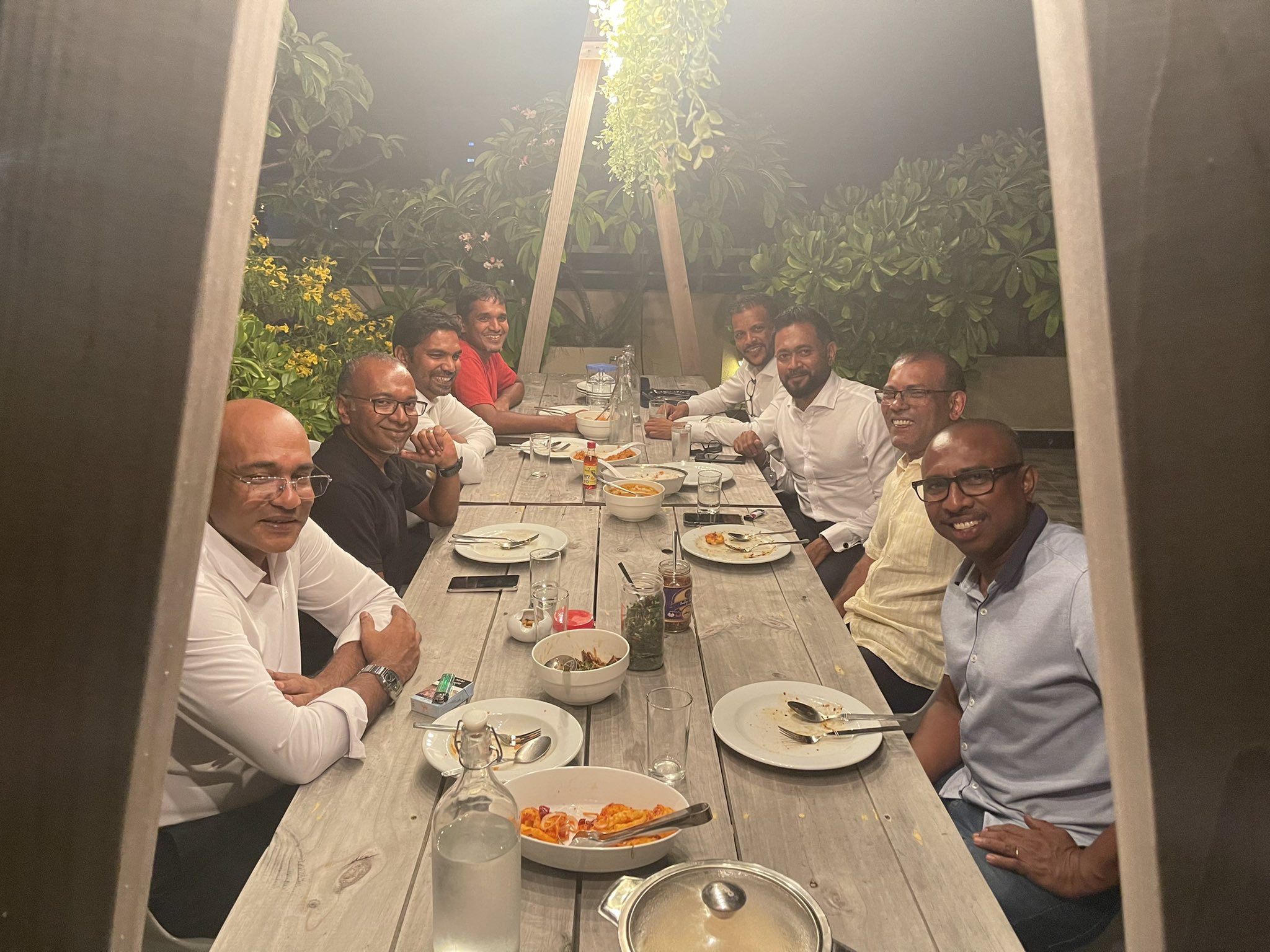 ރައީސް ނަޝީދު ވަޑައިގަތީ ފަރިއްކޮޅަކަށް؛ ޖަމީލާ ބައްދަލެއް ނުކުރައްވާ