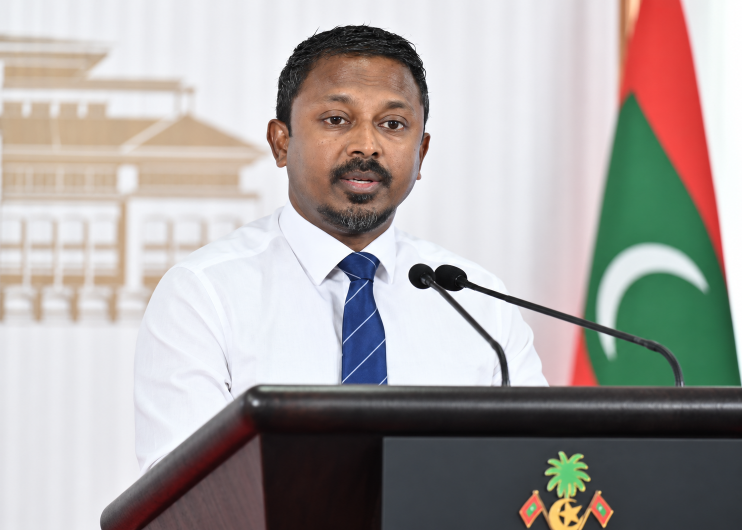ކުރިއަށް އޮތް މަހެއްހާ ދުވަހުގެ ތެރޭގައި ޑޮލަރުގެ މައްސަލައަށް ހެޔޮ ބަދަލެއް އަންނާނެ: ބަންޑާރަނައިބު
