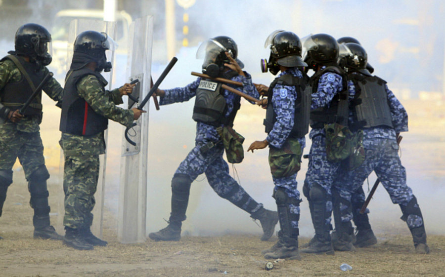 ފުލުހުންނަށް ލީތަލް ހަތިޔާރު ނުދޭން ކެޕްޓަން އިހުސާން ގޮވާލައިފި