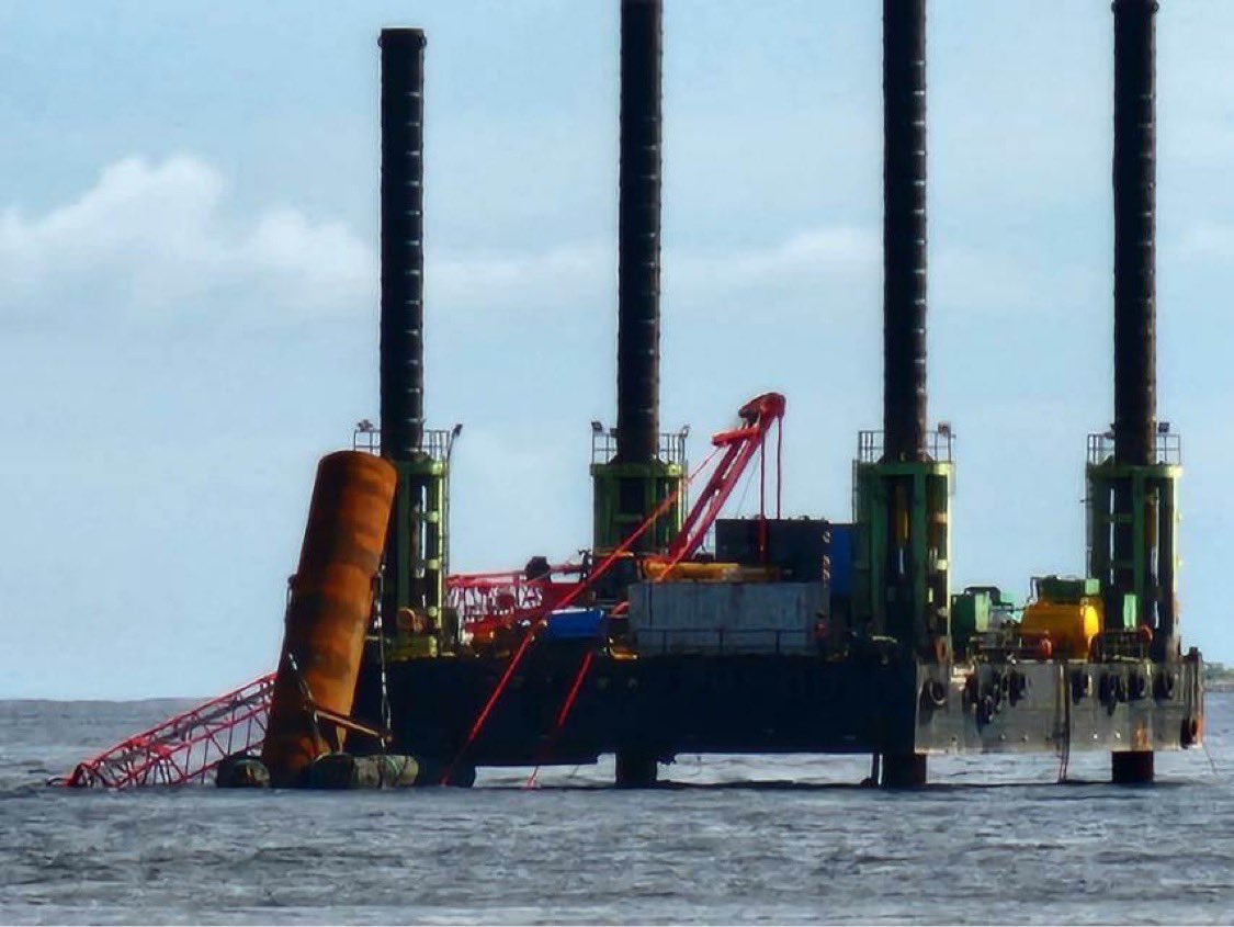 ބްރިޖުގެ މަސައްކަތްކުރަން ބޭނުންކުރާ ކްރޭނެއް ބިނދިއްޖެ