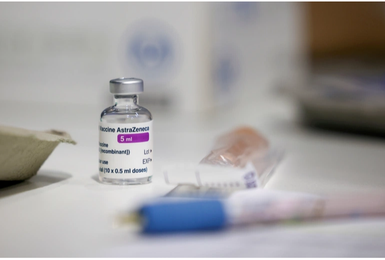 ކޮވިޑް ވެކްސިނުގެ ދެޑޯޒު ދެބްރޭންޑަކުން ދިނުމުން ލިބޭފައިދާ މާބޮޑު: ދިރާސާ