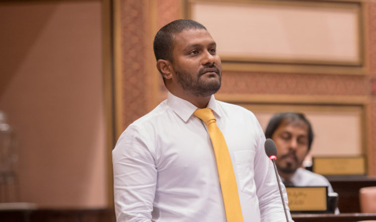 ރައްޔިތުން ތިބީ ސަރުކާރު މަތިން މުޅިން ފޫހިވެފައި: ޝިފާއު