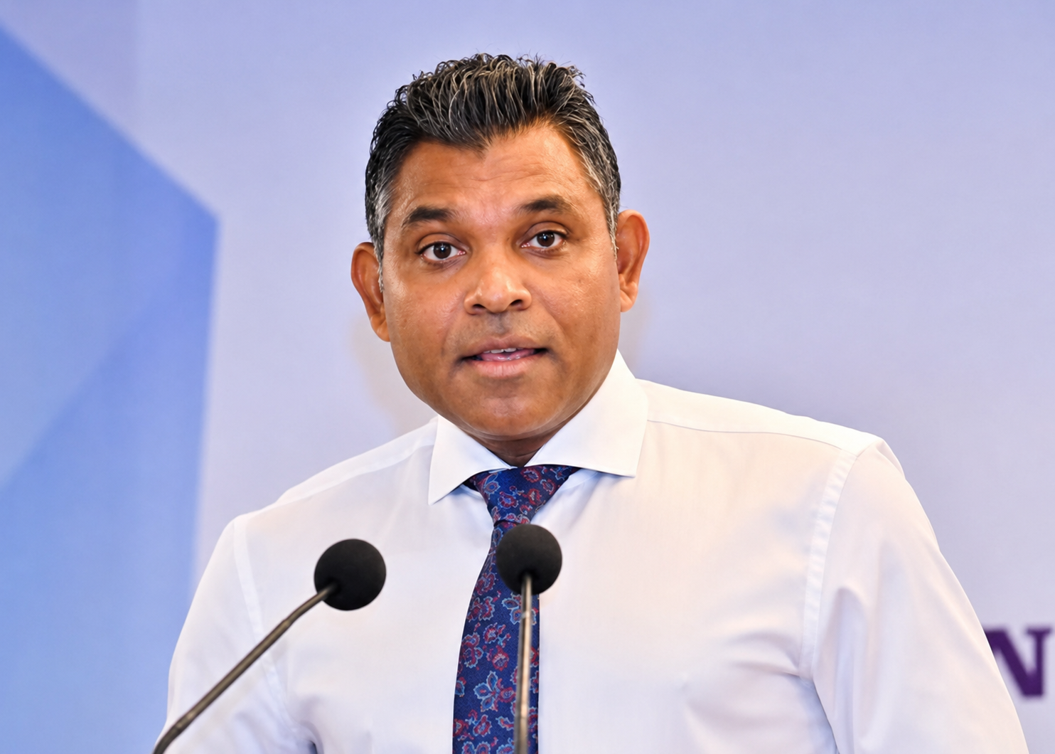 ޑޮލަރުގެ ތަދުމަޑުކަމަކީ އިސްކަންދޭން ނުޖެހޭ ކަންކަމަށް ހަރަދުކުރުމުގެ ނަތީޖާ: ކުރީގެ ނައިބު ރައީސް