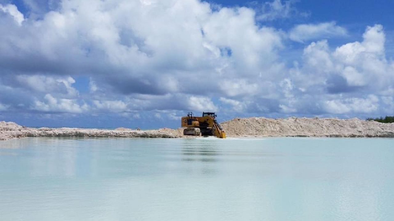 އައްޑޫސިޓީ މީދޫ އާއި ހުޅުދޫގެ މަޝްރޫޢުތައް އަލުން ފަށައިފި