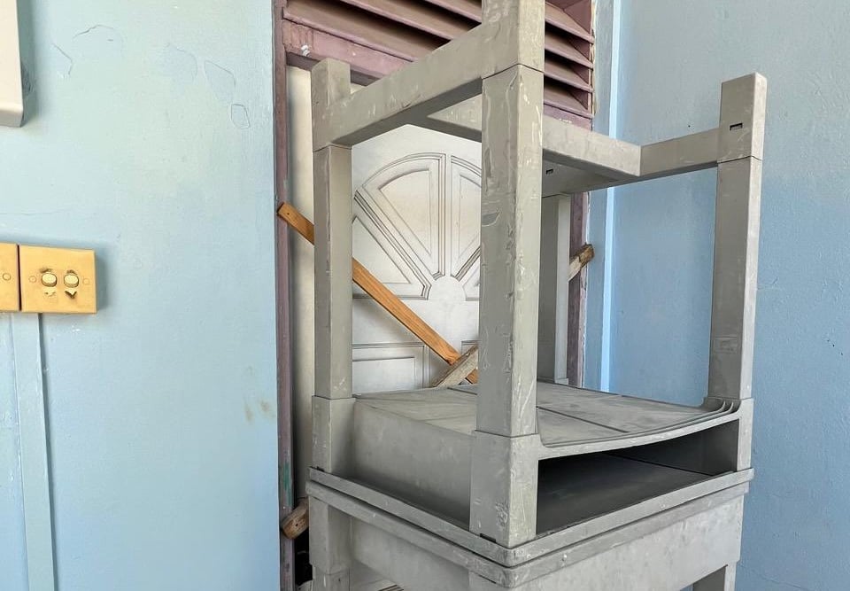 މުވައްޒަފުން އިސްތިއުފާ ދިނުމުން ރައްޔިތުން ނިކުމެ ރަކީދޫ ކައުންސިލްގެ އިދާރާ ބަންދުކޮށްފި