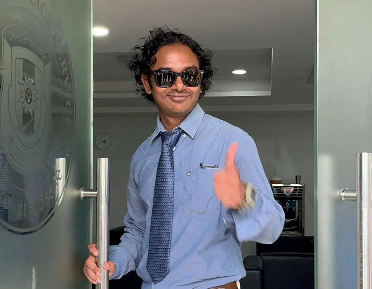 ޑޮކިއުމެންޓްރީގެ މައްސަލައިގައި އަދަދުގެ އެޑިޓަރުގެ މައްޗަށް ޖިނާއީ 5 ތުހުމަތެއް