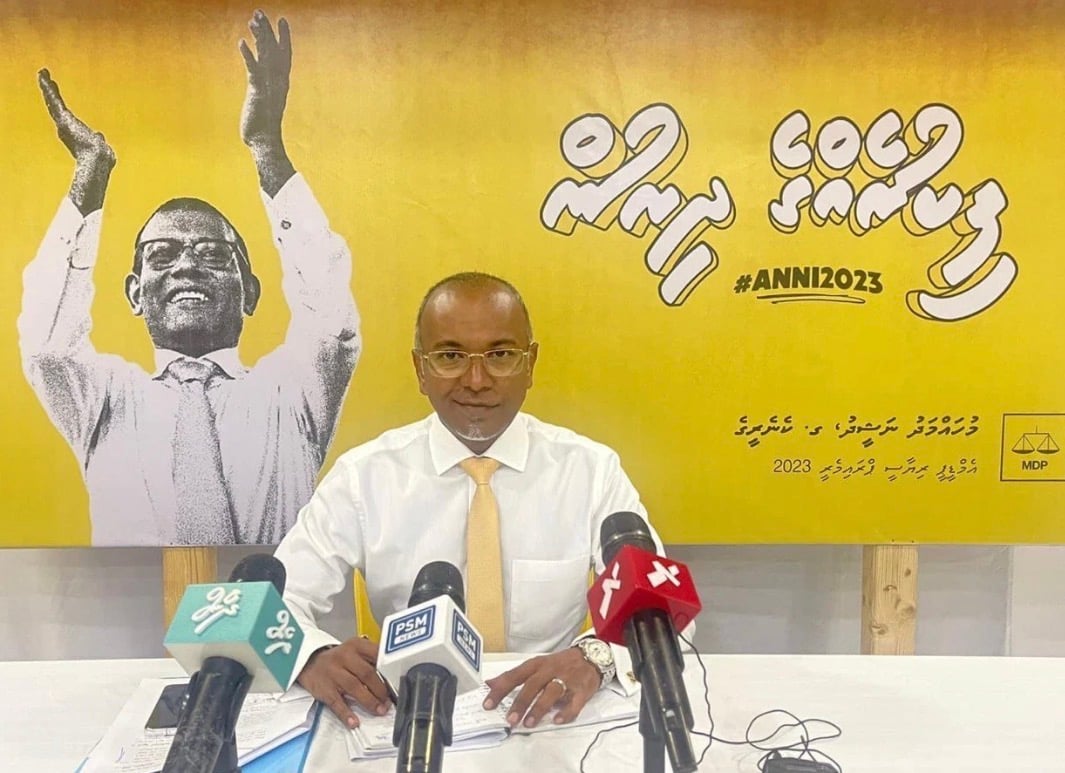 ދެ އިންތިހާބު އެއްކޮށް ބޭއްވުމުން ފައިދާ ވާނީ ރައީސް މުއިއްޒުއަށް؛ ރައްޔިތުންނަށް ވާނީ ގެއްލުން: ހަސަން ލަތީފް