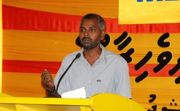 އެކްސިޑެންޓެއްވެ ޓިންޓިން ވެންޓިލޭޓަރުގައި