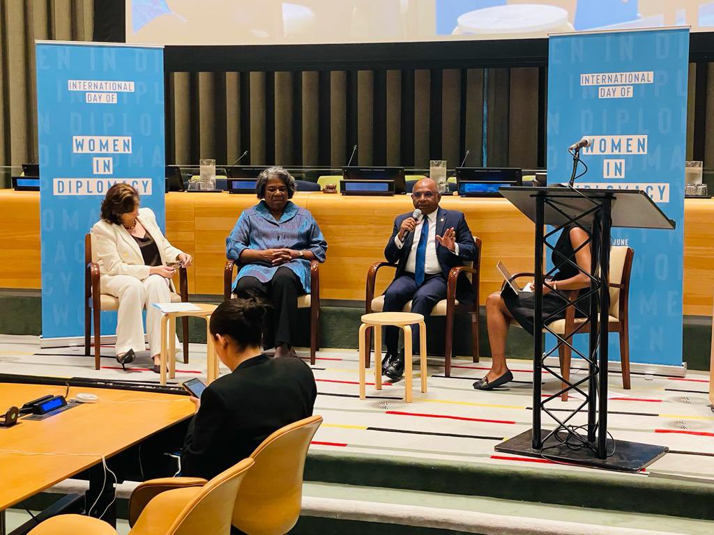 ޑިޕްލޮމެޓިކް ދާއިރާގައި މަސައްކަތް ކުރާނެ އަންހެން އާޖީލެއް ބިނާކުރަންޖެހޭ: ޝާހިދު