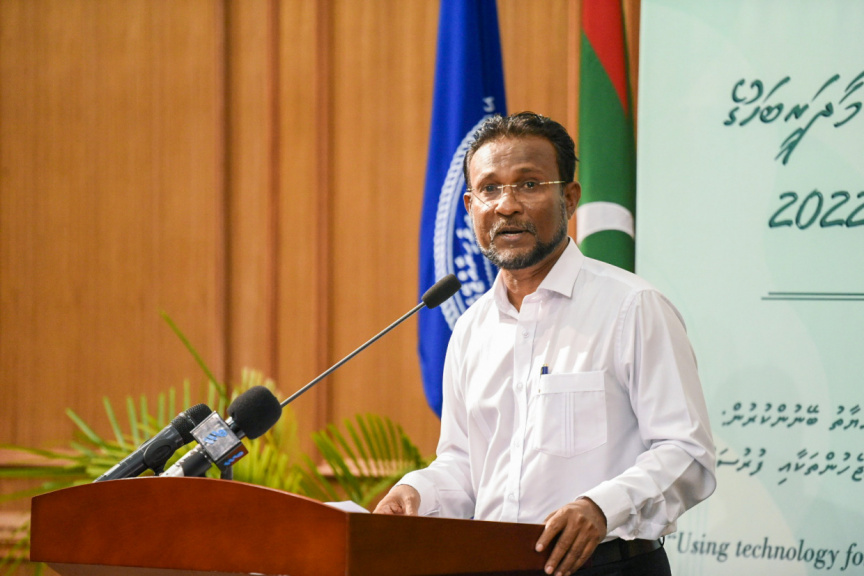 ތަންތަނަށް ނަން ކިޔާއިރު ދިވެހިބަހަށް އިސްކަންދޭން ޑރ. އަޝްރަފު ގޮވާލައްވައިފި