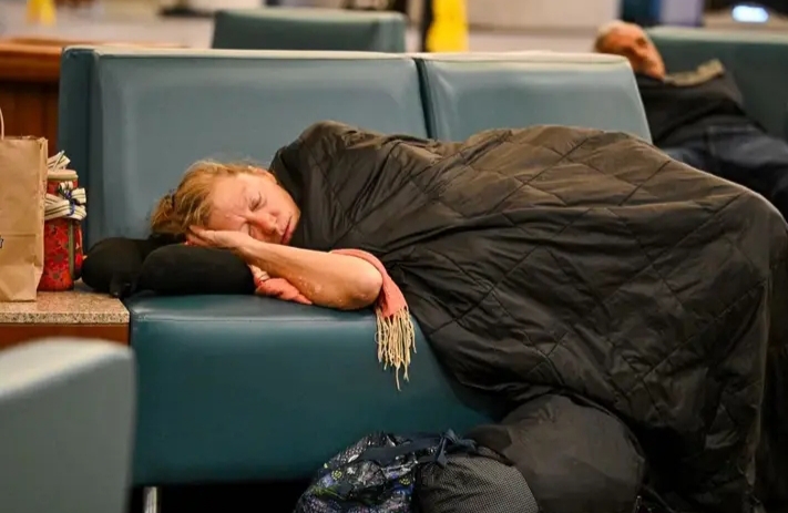 އުމުރުން ދުވަސްވީ މީހުން ދުވާލު ގިނައިރު ނިދުމަކީ ސިއްހީ ބޮޑު ނުރައްކަލެއްގެ އިންޒާރެއް: ދިރާސާ