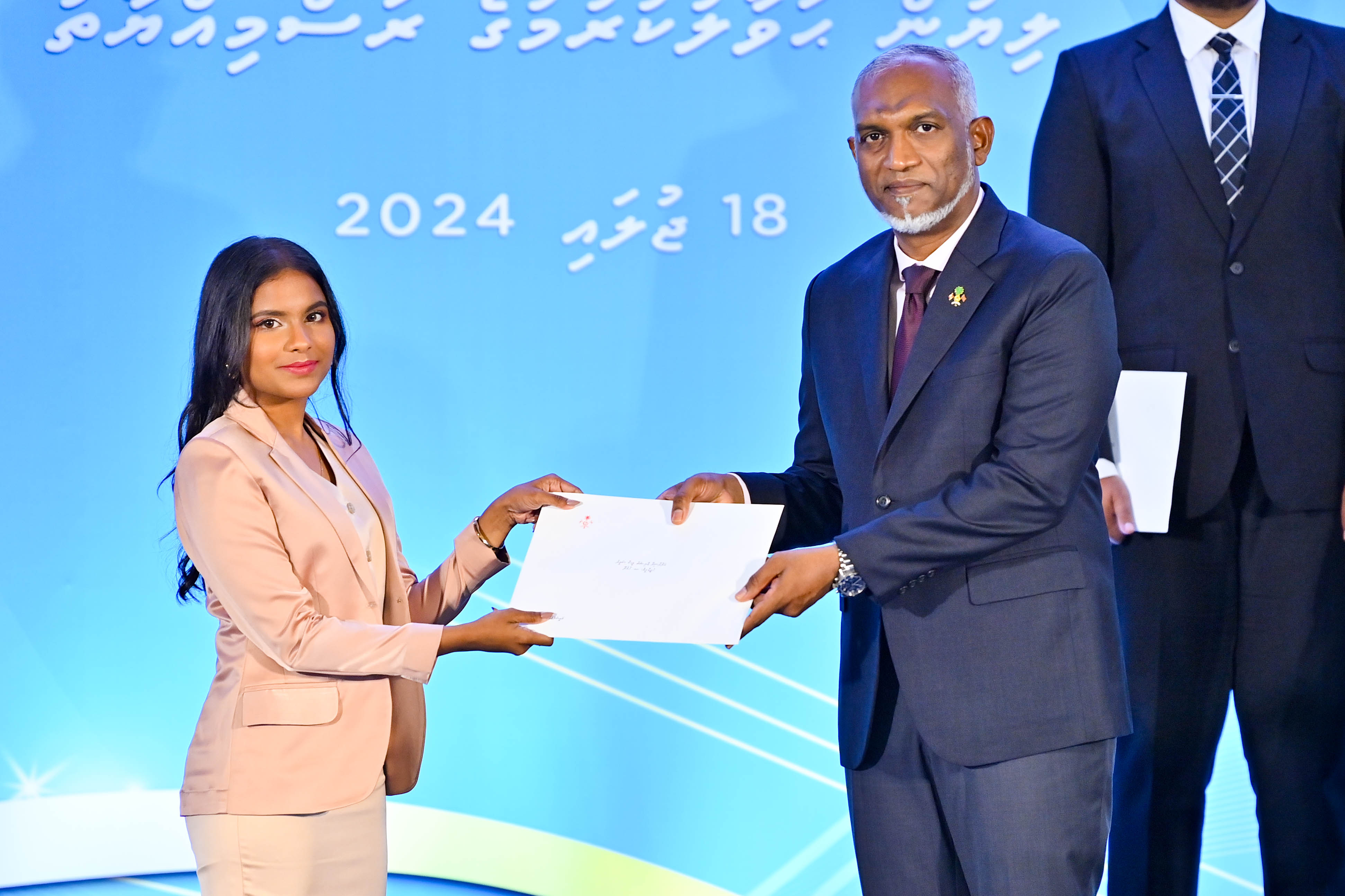 ރައީސްގެ ސްކޮލަޝިޕްގައި ބޭނުން ކޮންމެ ދާއިރާއަކުން ކިޔެވޭ ގޮތަށް އުސޫލު އަލުން ބަދަލުކޮށްފި