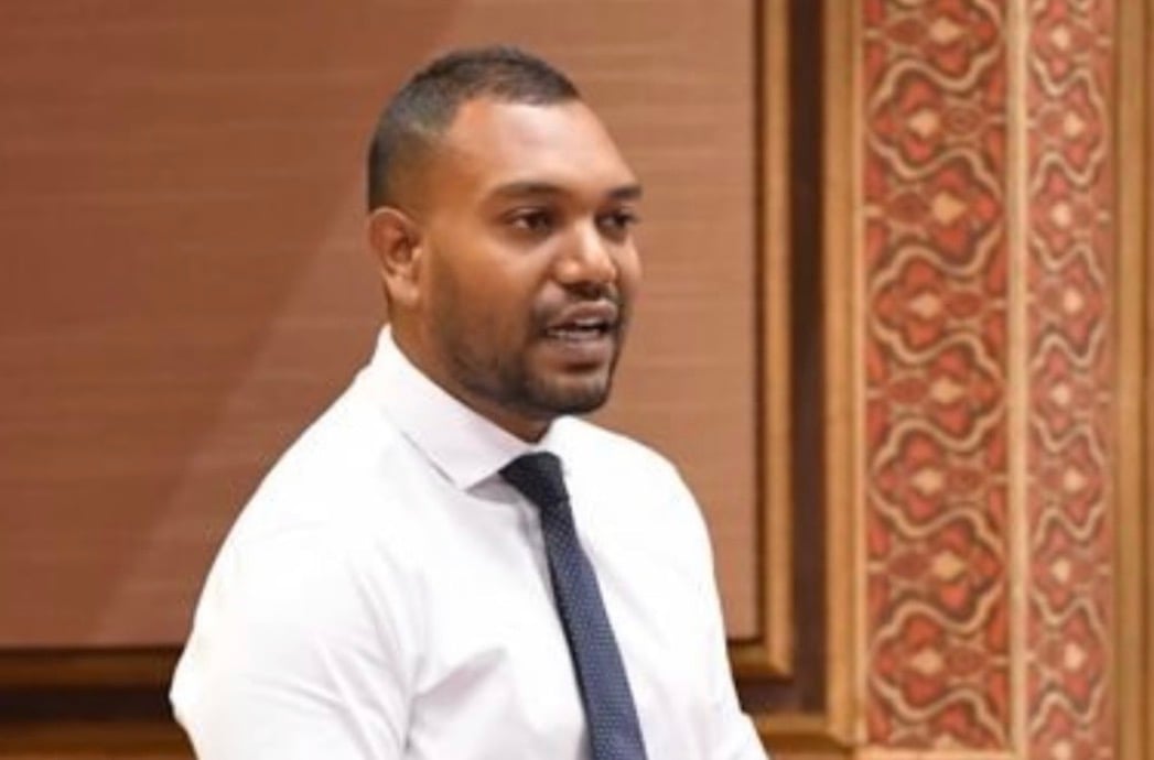 އައްޑޫ އާއި މާލެއާ ދެމެދު ދަތުރުކުރަން ޖާގަ ނުލިބޭތީ މެމްބަރު އައްދު ސަރުކާރަށް ފާޑުވިދާޅުވެއްޖެ