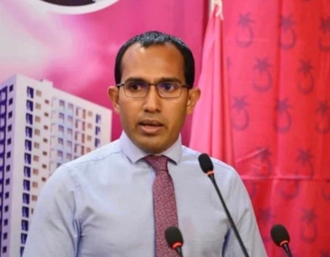 ތެލުގެ އަގު ބޮޑު ކުރުމުން މަލީހްގެ ފާޑުކިޔުން؛ ވިދާޅުވީ ރިޒާވް އެއް ނެތީމަ ވާގޮތްކަމަށް
