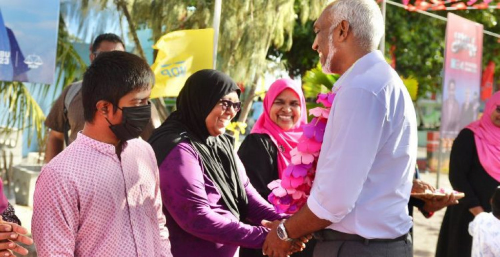 މައިންނަށް އޮންނަންޖެހޭ ލޯބި ރައީސް ބަންޑުންކޮށްލެއްވީ އަސަރުގަދަ ޅެންބައިތަކުން