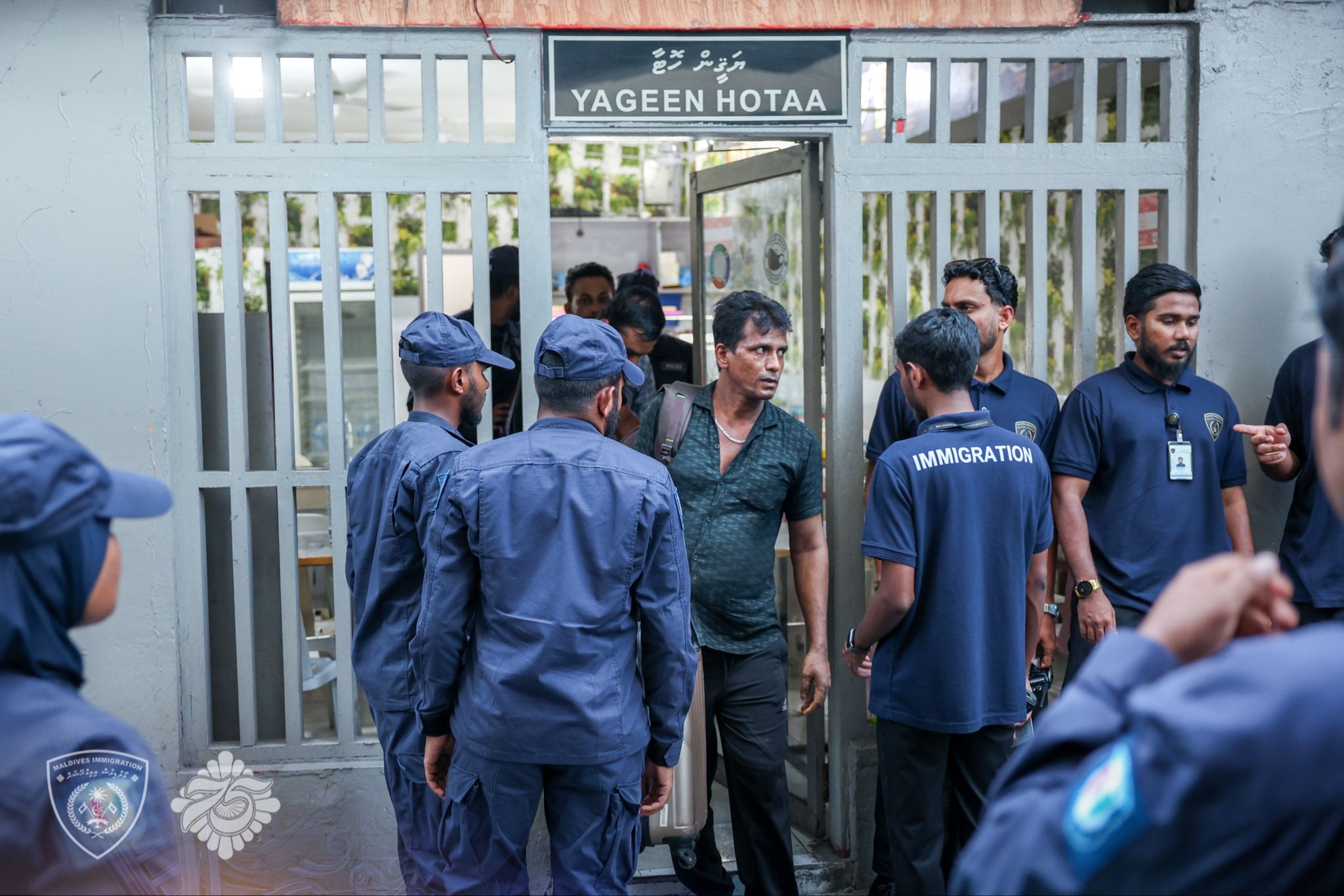 ބިދޭސީންގެ ވިޔަފާރިތައް ފާސްކޮށް 6 ބިދޭސީން އިމިގްރޭޝަންގެ ބެލުމުގެ ދަށަށް