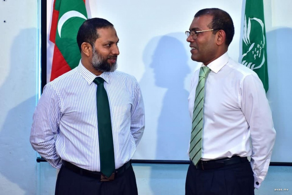 ވެރިކަމުގެ ނިޒާމް ބަދަލުކުރުން: އިމްރާން ވިދާޅުވަނީ ގައުމީ މަސްލަހަތު އިސްކުރަން