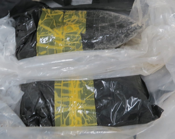 ރާއްޖެއެތެރެކުރަން އުޅުނު 7.840 ކިލޯގްރާމްގެ މަސްތުވާތަކެތި އަތުލައިގެންފި