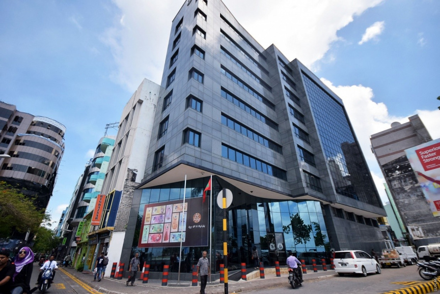 ރާއްޖޭގެ ދަރަނި 100 ބިލިއަނާ ގާތަށް