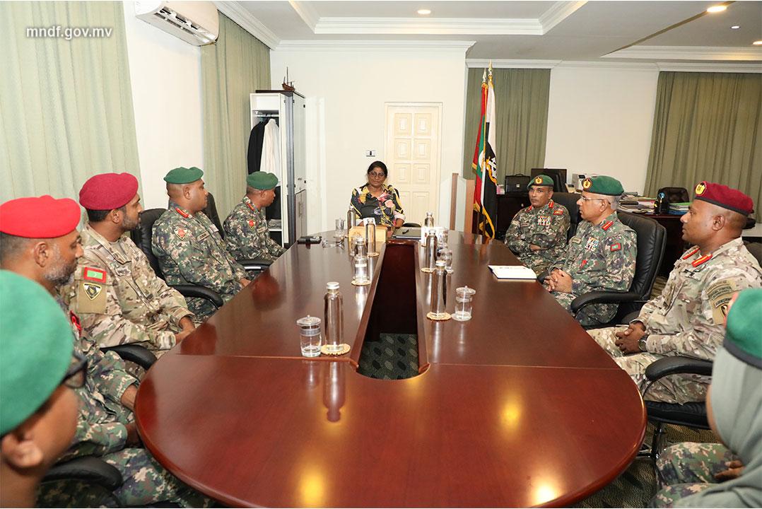 އައިއެސްއެސްއެފް މުބާރާތުގައި ބައިވެރިވާ ޝޫޓިންގ ޓީމާ، ޑިފެންސް މިނިސްޓަރު ބައްދަލުކުރައްވައިފި