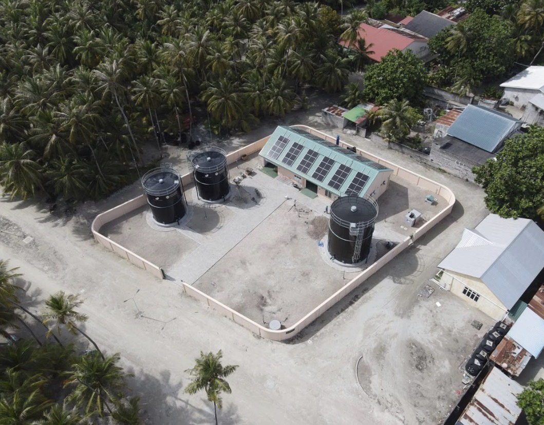 ނޭކުރެނދޫގައު ގާއިމްކުރި ފެނާއި ނަރުދަމާ ނިޒާމް، ފޮޓޯ: އިންފްރާސްޓްރަކްޗަރ މިނިސްޓްރީ