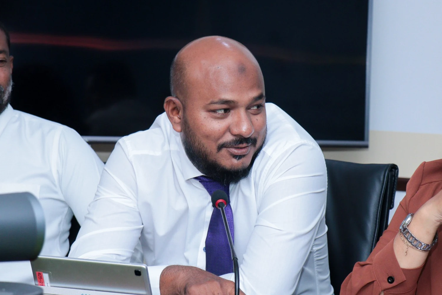 ޕީއެންސީއަށް ނުވަދެގެން އެއްވެސް މީހެއްގެ ވަޒީފާއެއް ނުގެއްލޭނެ: ޝުޖާއު