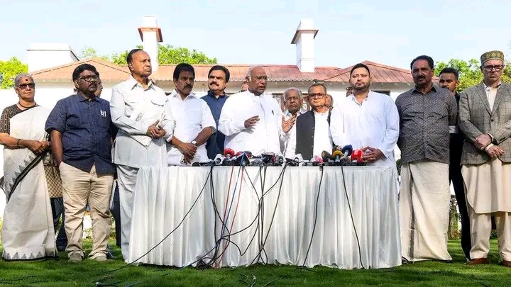 އިދިކޮޅު އިއްތިހޖާދުން މޯދީއަށް ވަރުގަދަ އިންޒާރެއް: އަންހެނުން ރަހީނު ނުކުރޭ!