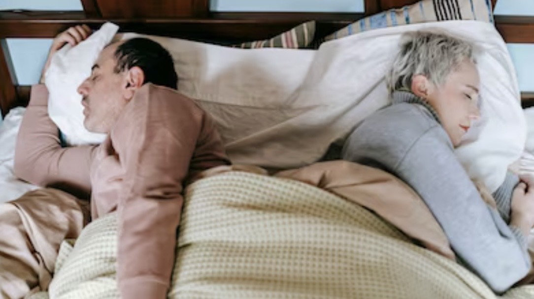 ވަކިން ނިދުމަކީ ދެމަފިރިންގެ ގުޅުން ހީނަރުވާ ކަމެއްތަ؟