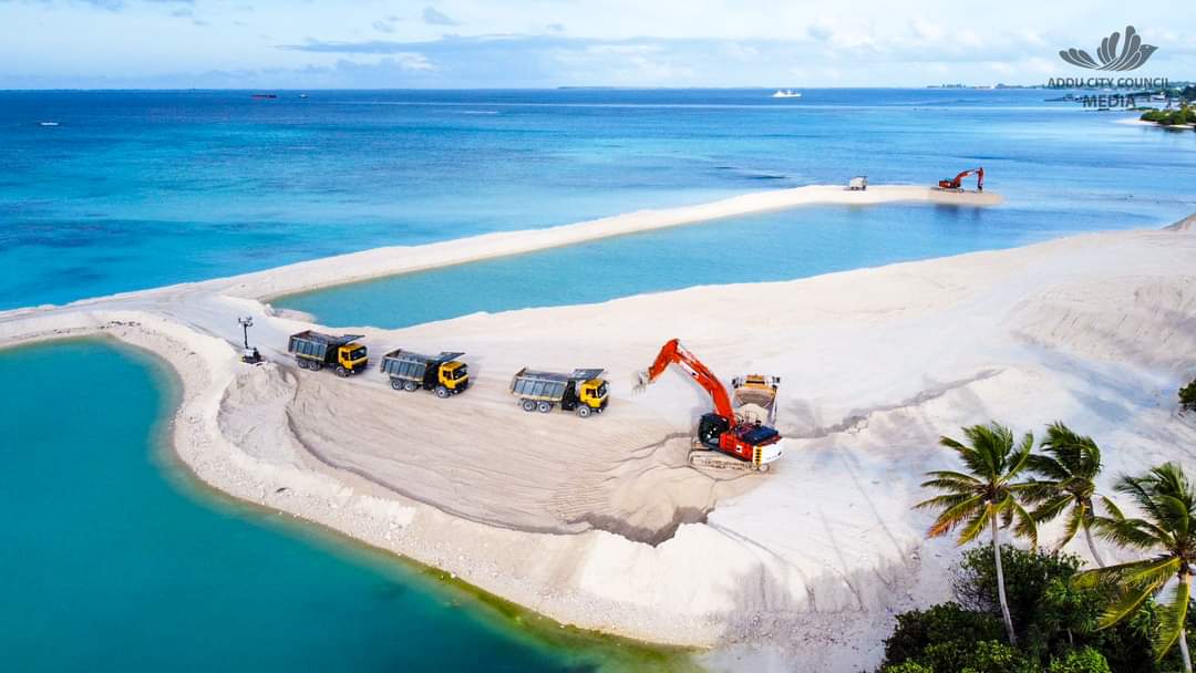 ބިން ހިއްކާ ނިމުމުން އައްޑޫ ސިޓީއަށް ދިމާވެފައިވާ ބިމުގެ ދަތިކަމަށް ހައްލު ލިބޭނެ: ނިޒާރު