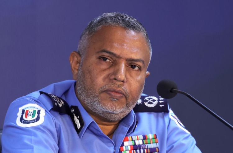ފުލުހެއްގެ ގައިގައި ގަސްތުގައި ސައިކަލުން ޖެއްސީ ނުރައްކާތެރިކޮށް ދުއްވާ މީހުންނާ ދެކޮޅަށް ހިންގާ އޮޕަރޭޝަން ހުއްޓުވަން: ސީޕީ