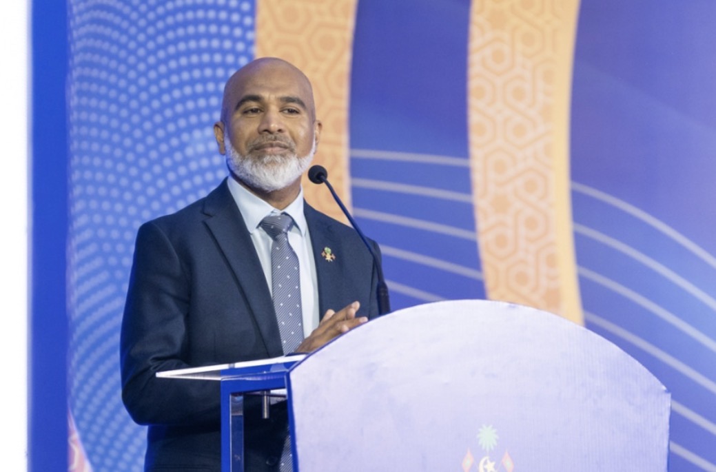 ޓިއުޝަނަށް ބަރޯސާވުމުގެ ސަގާފަތް ދޫކޮށްލައި، އަމިއްލައަށް އުނގެނުމަށް އިސްކަންދޭން ޖެހޭ: މިނިސްޓަރު