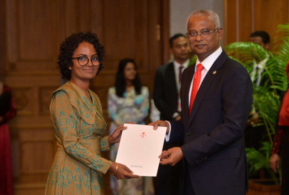 އެމްޑީޕީގެ ވެރިކަން ވެއްޓުމަށްފަހު ކުރިމަތިވި ބިރުވެރިކަން ހަނދާނެއް ނުނެތޭނެ: ޝައުނާ