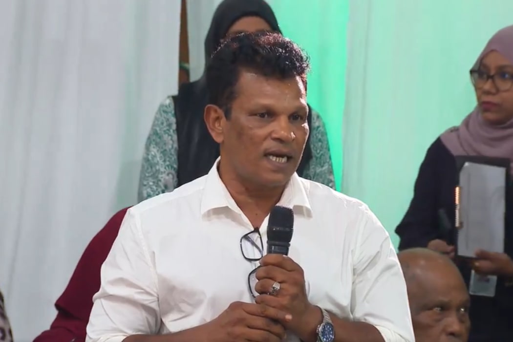 ދަރަނިވެރިކަމުން ސަލާމަތްވުމަކީ ޖުމްލަ ދަރަނީގެ މިންވަރު ކުޑަކުރުން؛ ދަރަނީގެ މައްޗަށް ދަރަނި ނެގުމަކީ ހައްލެއް ނޫން: ޒަރިޔަންދު